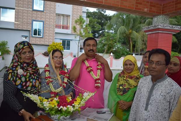 নিজাম হাজারীর সাথে নবনির্বাচিত সোনাগাজী মহিলা আ’লীগ নেতৃবৃন্দের সৌজন্য সাক্ষাৎ