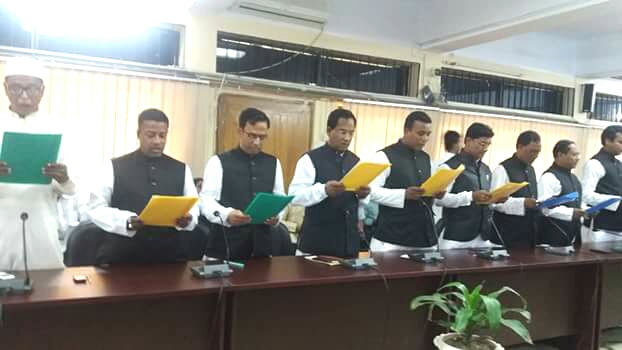 শপথ নিলেন ফেনীর ১৫ ইউপি চেয়ারম্যান