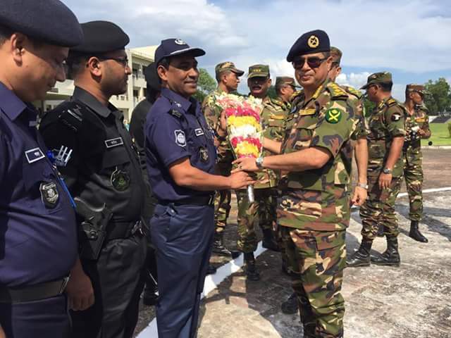 ফেনীতে সংক্ষিপ্ত সফরে সেনাবাহীনি প্রধান
