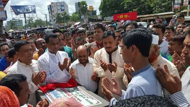 ফেনী পৌরসভার ড্রেন নির্মাণ কাজের ভিত্তি প্রস্তর স্থাপন করলেন নিজাম হাজারী এমপি