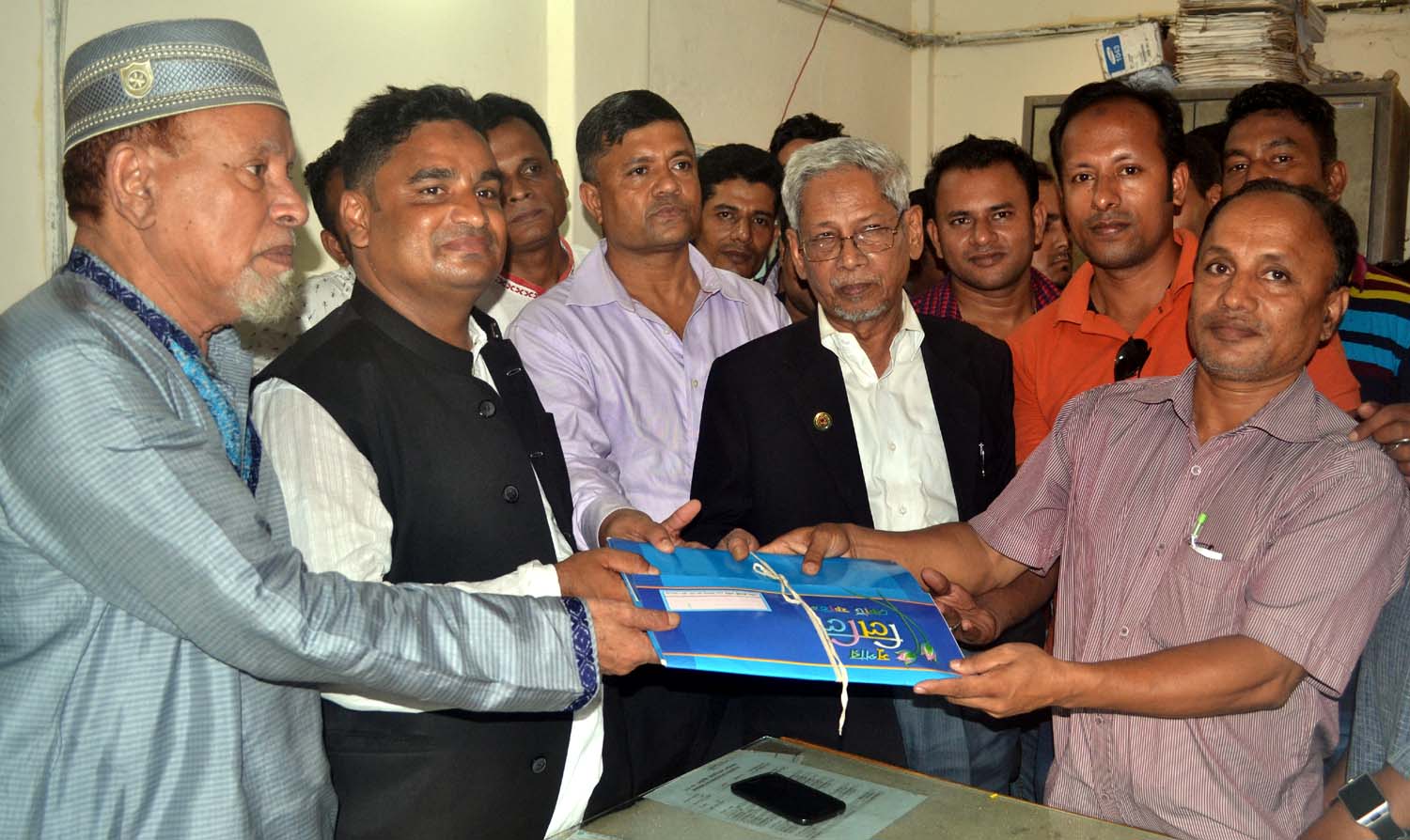 মোটবী ইউনিয়নের নবনির্বাচিত চেয়ারম্যান’র দায়িত্ব গ্রহণ