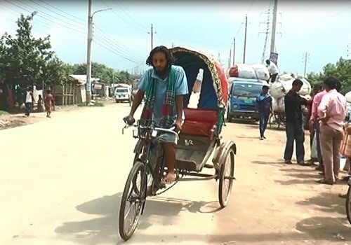 ঢাকায় রিকশা চালিয়ে কম্পিউটার সায়েন্স পড়ছেন ইব্রাহিম