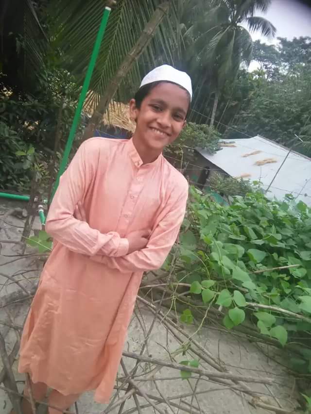 নিখোঁজ শিশুটি মাতৃকোলে ফিরে যেতে শেয়ার করুন