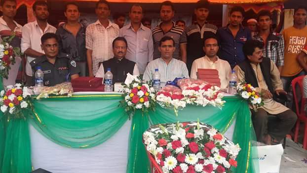 অা’লীগ নেতা কচি স্মৃতি ফুটবল টুর্নামেন্টের পুরস্কার বিতরন