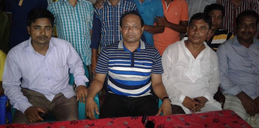 চেয়ারম্যান খোকনের সহযোগীতায় জেলে পল্লীতে দুর্গাপূজা