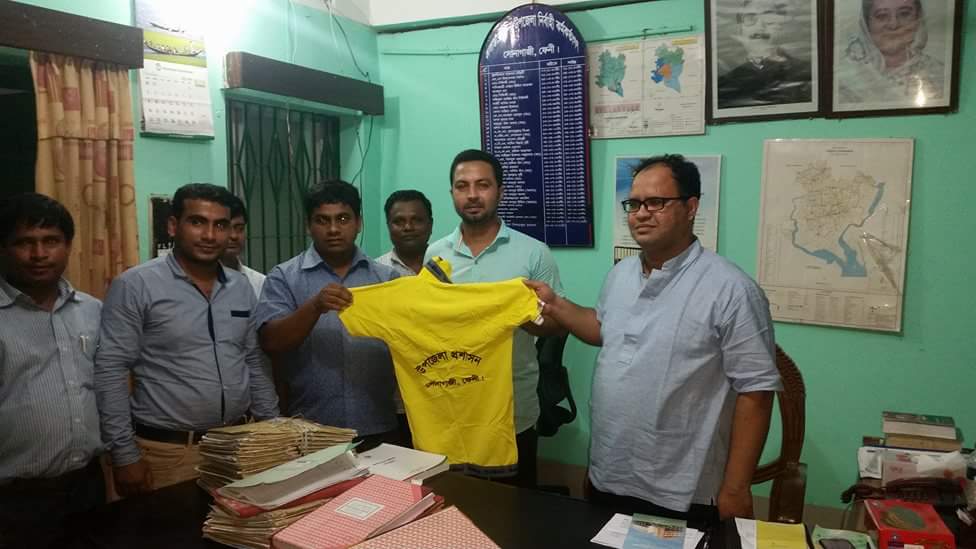 ক্রীড়া সংস্থাকে জার্সি প্রদান করেছে উপজেলা প্রশাসন