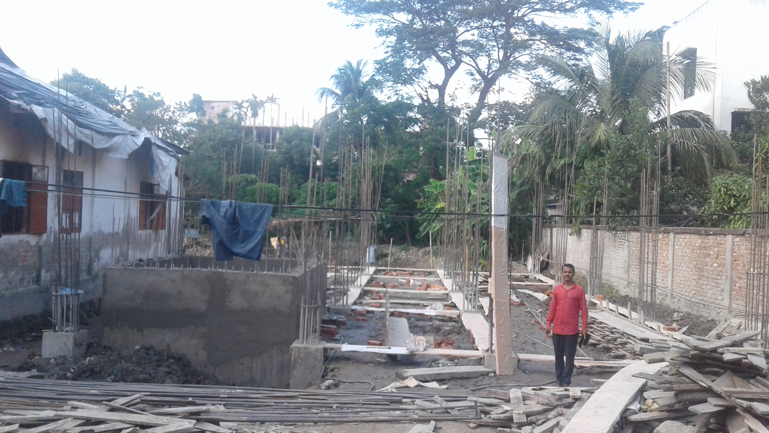 মুক্তিযোদ্ধা কমপ্লেক্সের  নির্মান কাজ দ্রুত গতিতে চলছে 