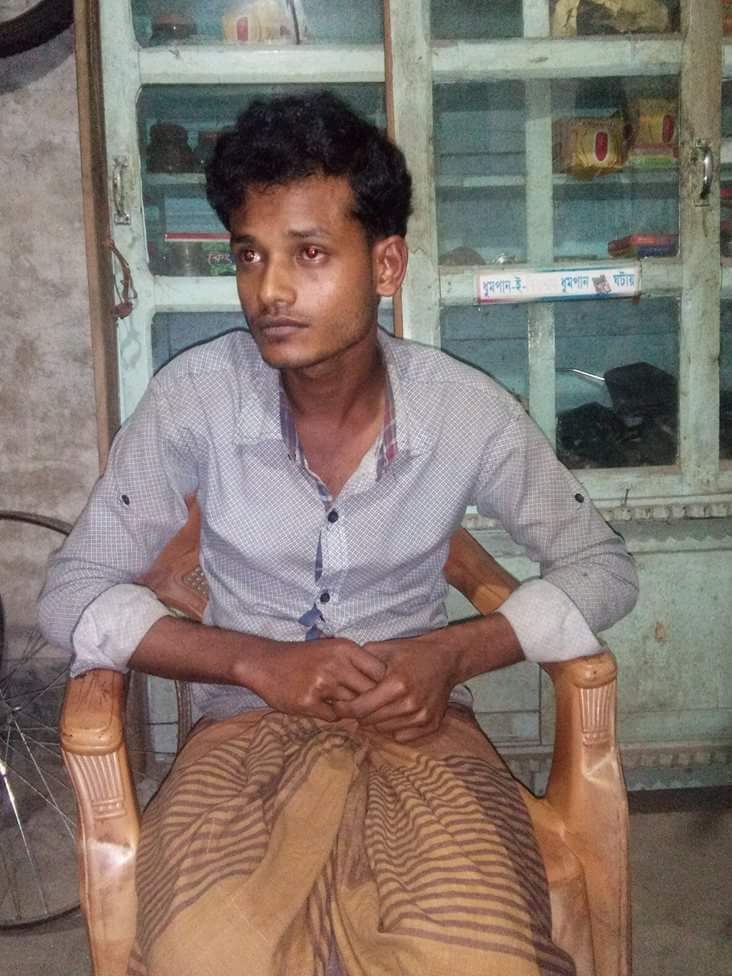 সোনাগাজীর মতিগঞ্জে দেশিয় অস্ত্রসহ চোর অাটক