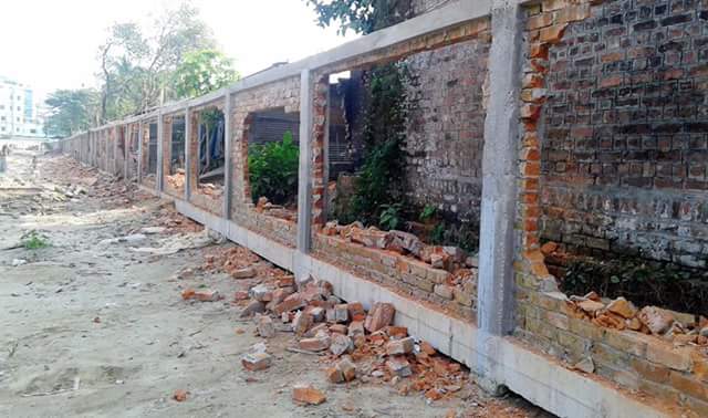 ফেনীতে অা’লীগের স্নায়ুযুদ্ধ|| রেলওয়ের পাশে স্থাপনা উচ্ছেদ