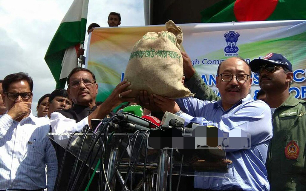রোহিঙ্গাদের জন্য ভারতীয় ৬৪ টন ত্রাণ চট্টগ্রামে