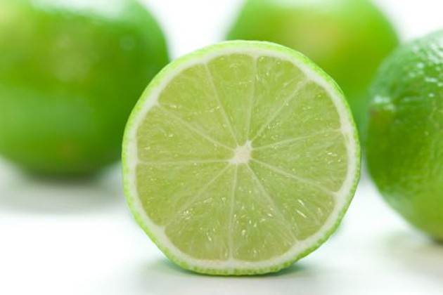 ১১ কারণে লেবু আপনার ঘরের সবচেয়ে প্রয়োজনীয় উপাদান