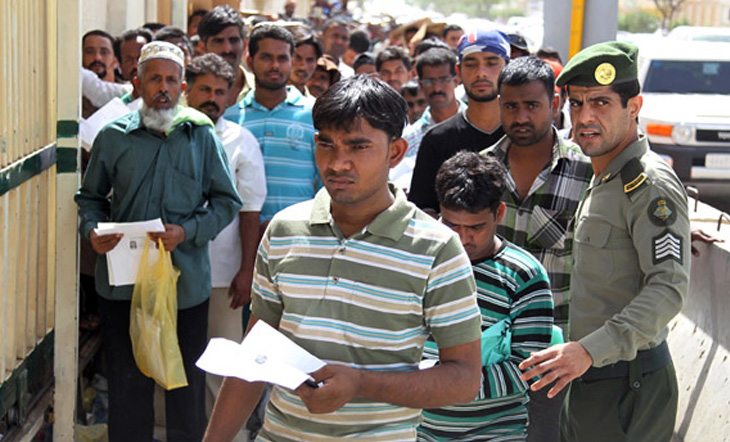 নতুন আইনে সৌদিতে বেকার হবেন কয়েক লাখ শ্রমিক