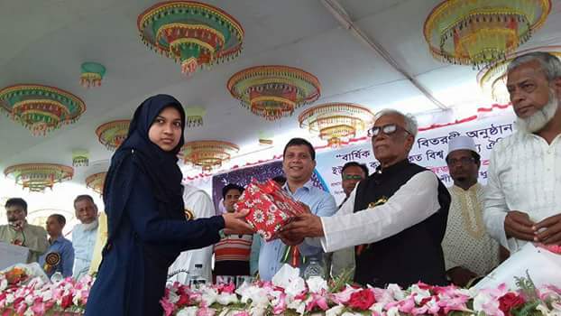 সোনাগাজীর মঙ্গলকান্দি উচ্চ বিদ্যালয়ে বার্ষিক ক্রীড়া প্রতিযোগিতার পুরস্কার বিতরণ