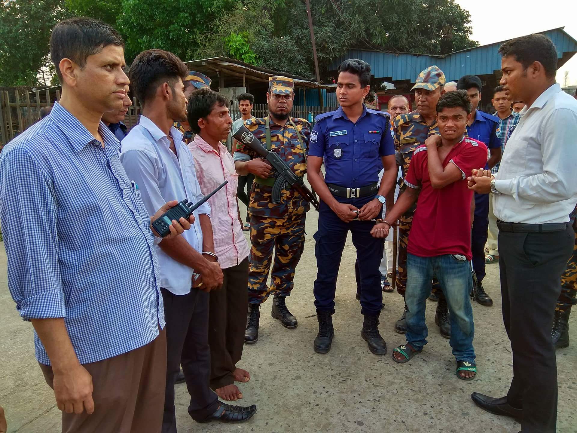 ফেনীতে জেলা প্রশাসনের মাদকবিরোধী টাস্কফোর্সের অভিযানে তিনজনের কারাদন্ড