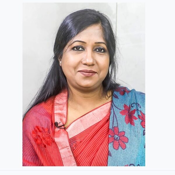 নৌকার মনোনয়নপত্র নিলেন রোকেয়া প্রাচী